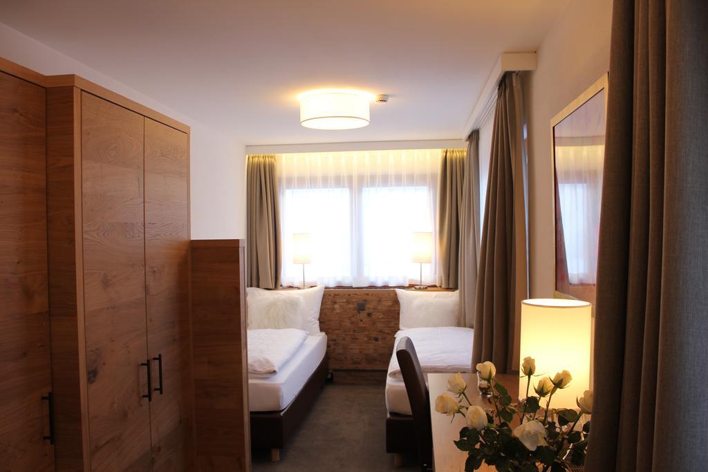 Waldpark Hotel Garni Samnaun Δωμάτιο φωτογραφία